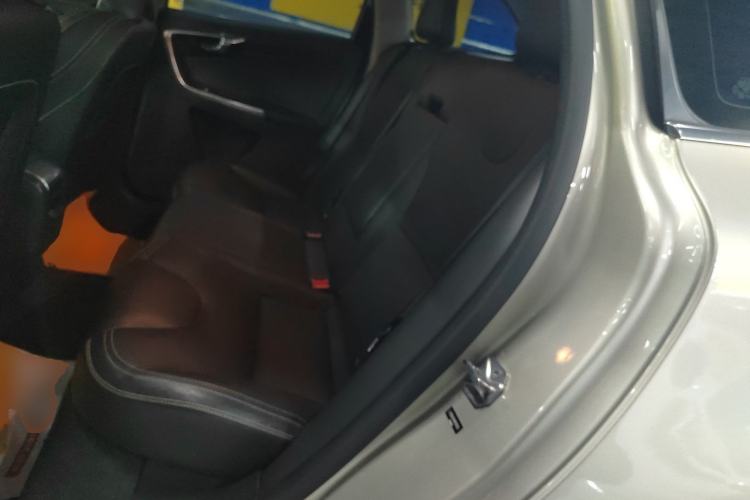 Used Volvo XC60 2017 T5 AWD Smart Upgrade Edition
