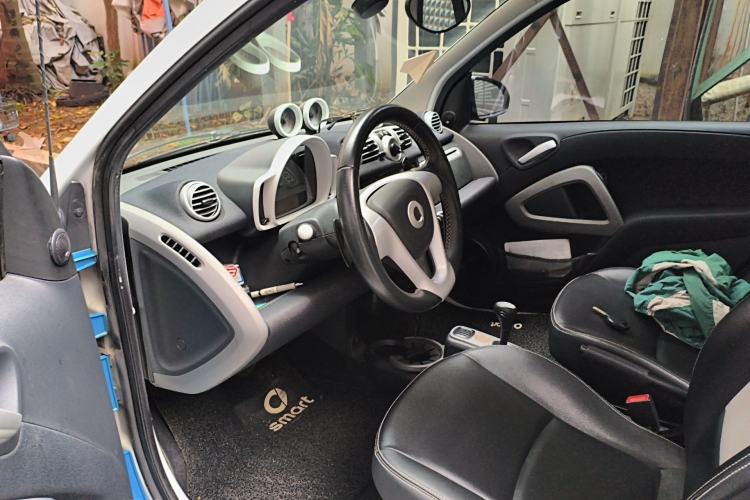 Used smart fortwo 2013 1.0T Hardtop Ice Cool Special Edition Left Front Seat