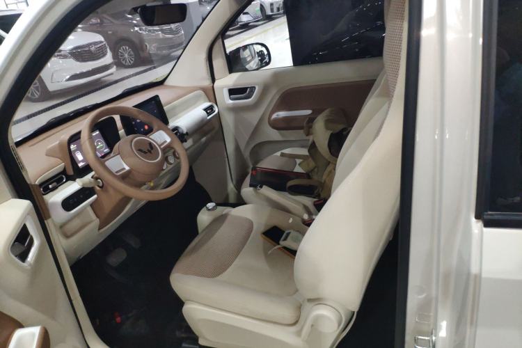 Used Wuling Hongguang MINIEV 2024 3rd Generation 215km Advanced Version Left Front Seat