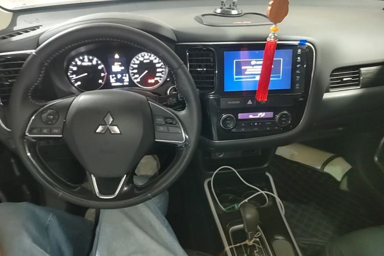 Used Mitsubishi Outlander 2019 2.0L Two-Wheel Drive Comfort Edition 5 Seats China VI Standard
