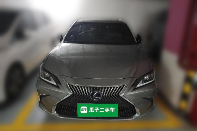 Used Lexus ES 2018 300h Premier Edition China VI Standard