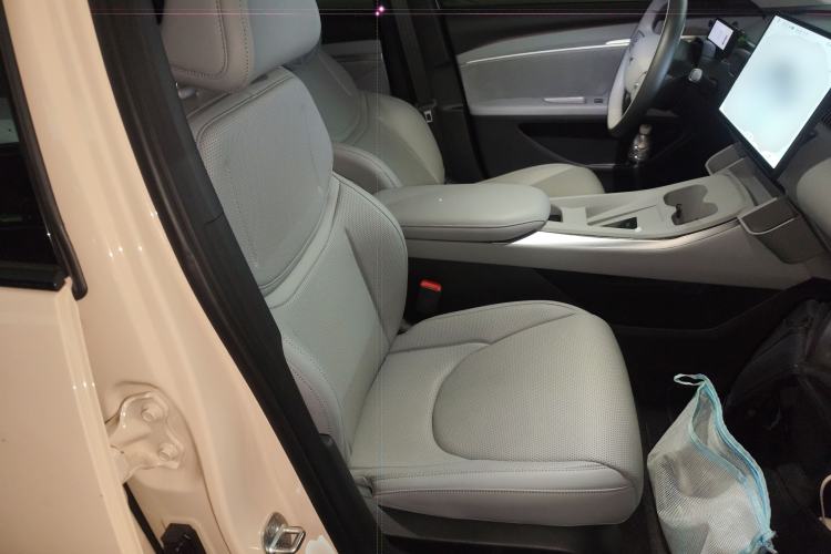 Used XPeng MONA M03 2024 620 with Ultra-Long Range Right Front Seat