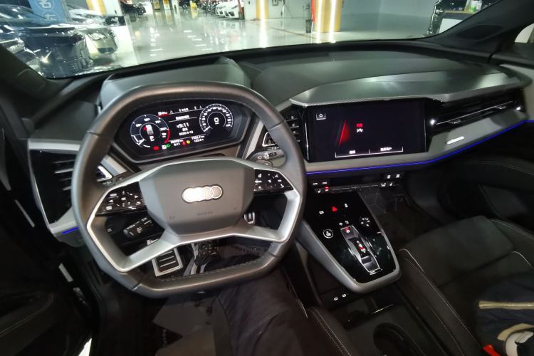 Used Audi Q5 e-tron 2023 40 e-tron Starry Edition Mecha Kit Center Console