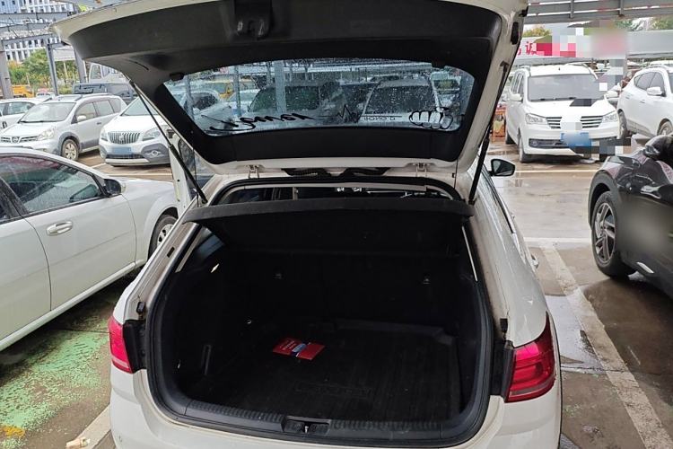 Used Volkswagen Cross Lavida 2016 230TSI DSG Luxury Edition
