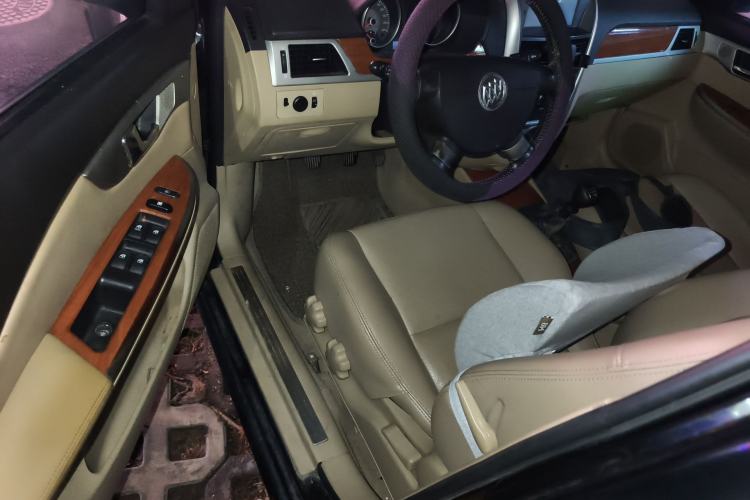 Used Buick Excelle 2013 1.5L Manual Luxury Model Driver Seat