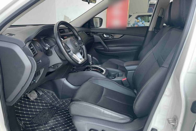 Used Nissan X-Trail 2023 Classic 2.0L Two-Wheel Drive Smart Connect Premium Edition Left Front Seat