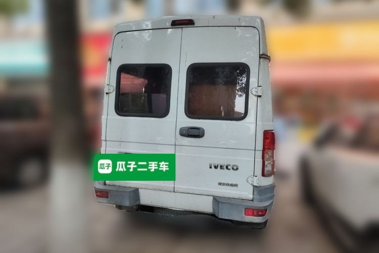 Used Iveco Daily 2017 2.5T A35 Passenger Van 5-7 Seats Model 47Z5 Rear