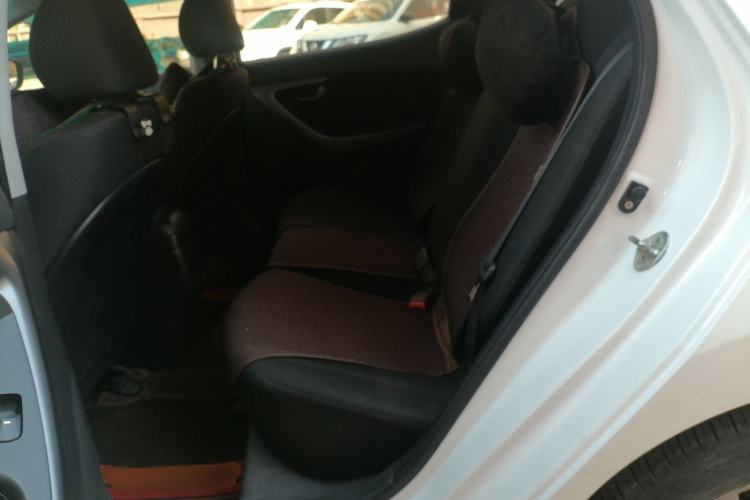 Used Hyundai Elantra (5th Generation / Langdong) 2015 1.6L Manual Fashion Edition
