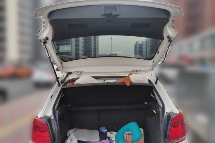 Used Volkswagen Polo 2013 1.6L Manual Comfort Edition
