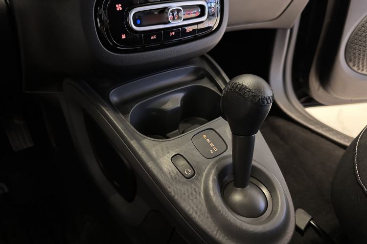 Used smart fortwo 2018 1.0L 52kW Hardtop Passion Edition China V Standard