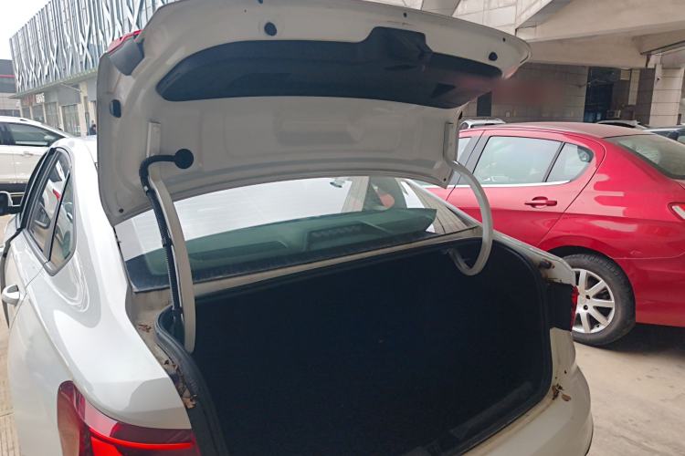 Used Volkswagen Lavida 2023 1.5L Automatic De Yi Edition Trunk