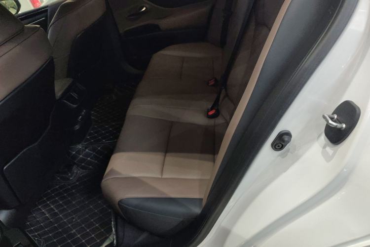 Used Lexus ES 2023 200 Excellence Edition Left Rear Seat