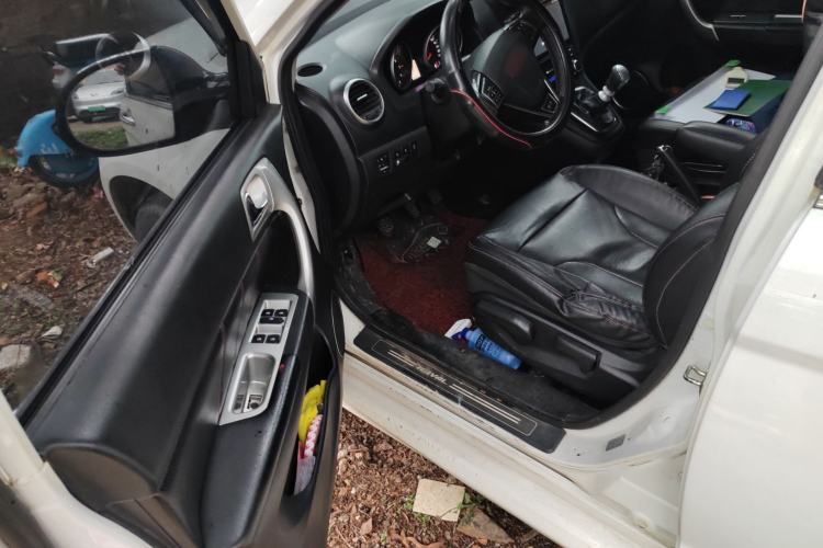 Used Haval H6 2013 Upgraded Model 1.5T Manual Two-Wheel Drive Elite Version
