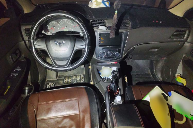 Used Wuling Hongguang 2014 1.5L S Standard Version
