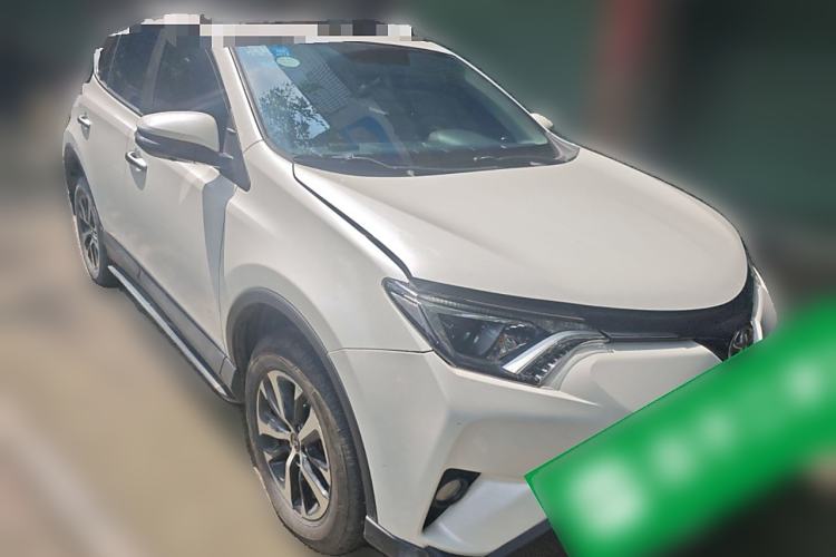 Used Toyota RAV4 2018 2.0L CVT Two-Wheel Drive Fashion X Edition Front Right 45 Deg