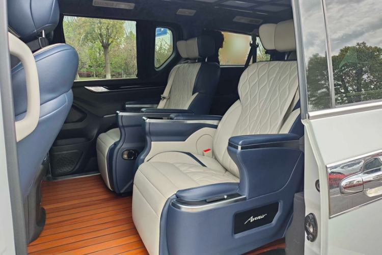 Used SAIC MAXUS G20 2021 PLUS 2.0T Gasoline Automatic Luxury Edition Interior 4