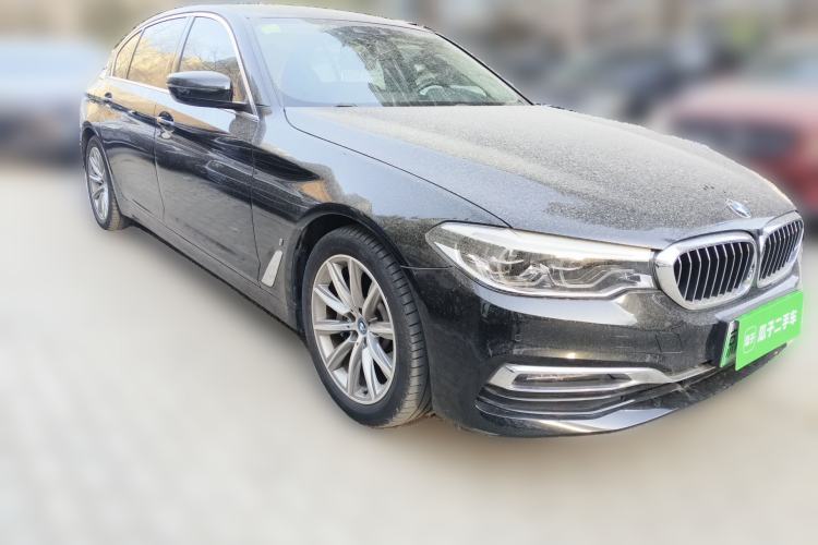 Used BMW 5 Series New Energy 2019 530Le Luxury Package Front Right 45 Deg