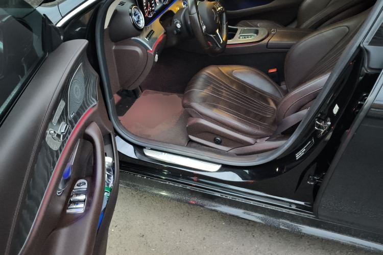 Used Mercedes-Benz CLS 2018 CLS 300 Luxury Model
