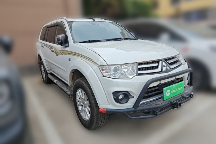 Used Mitsubishi Pajero Sport 2013 3.0L Automatic 4x4 Flagship Edition Front Right 45 Deg