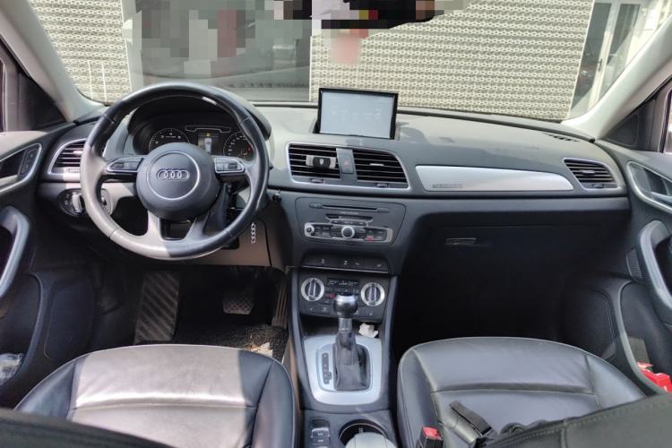 Used Audi Q3 2015 35 TFSI quattro Technology Edition Center Console