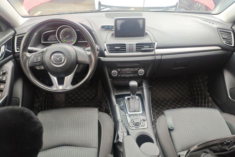 Used Mazda 3 Axela 2016 Sedan 1.5L Automatic Luxury Model