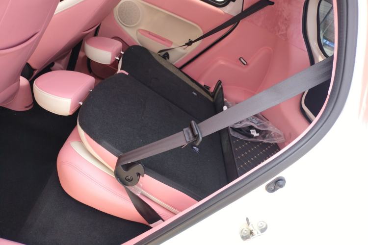 Used ORA Black Cat 2022 351 km Range Comfort Version Ternary Lithium Left Rear Seat