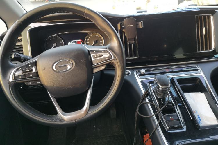 Used GAC Trumpchi M8 2021 Lingxiu Series 390T Deluxe Edition Center Console