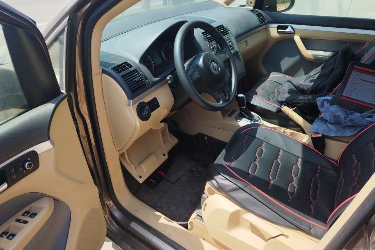 Used Volkswagen Touran 2011 1.4T DSG Zhiya Edition 5 Seats
