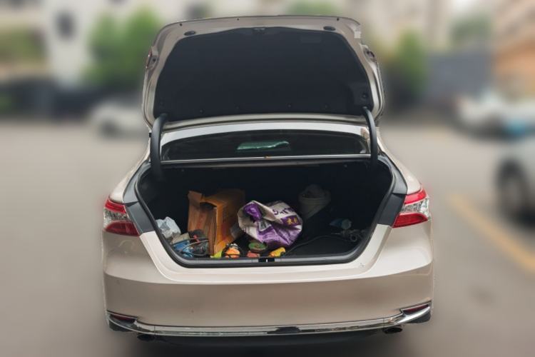 Used Toyota Camry 2023 2.0G Luxury Edition
