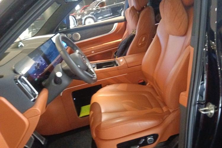 Used Hima AITO M9 2024 Range-Extended Ultra Version 42 kWh 6-Seater Model Left Front Seat