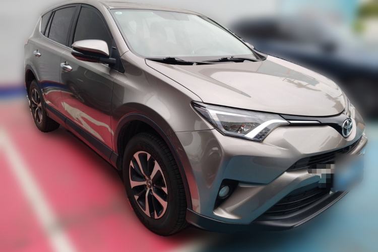 Used Toyota RAV4 2016 2.0L CVT Two-Wheel Drive Fashion Edition China V Standard
