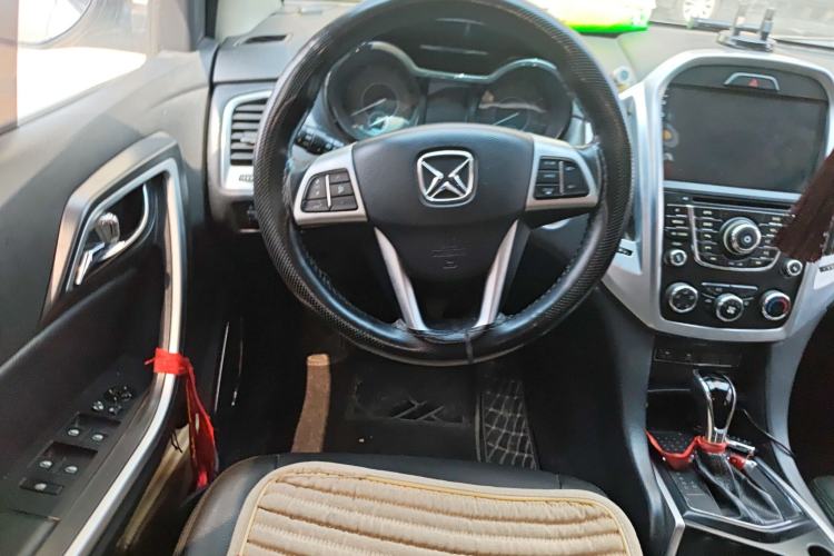 Used JMC Yusheng S350 2013 2.4T Automatic 4x4 Diesel Luxury 5-Seater
