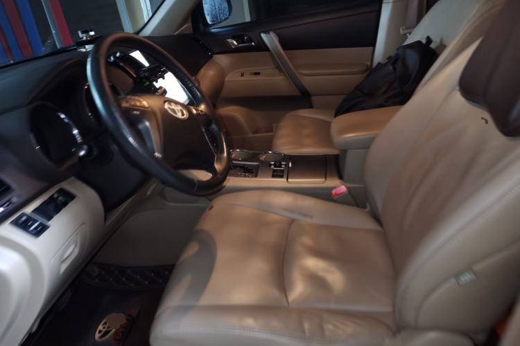 Used Toyota Highlander 2011 2.7L Two-Wheel Drive 7-Seater Luxury Navigation Edition