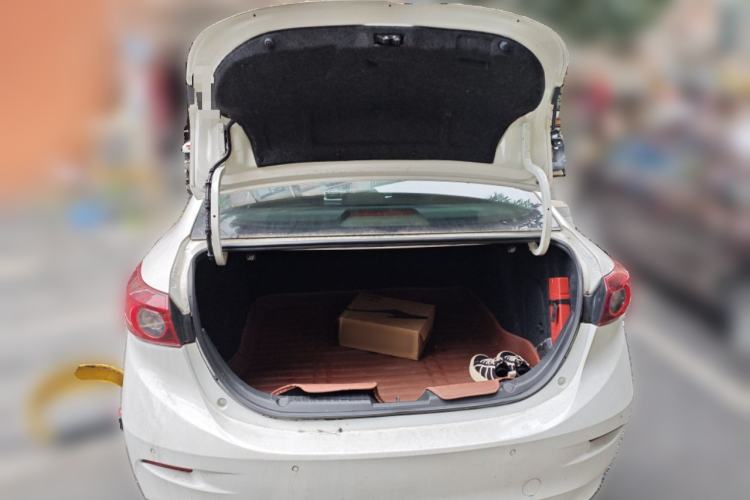 Used Mazda Mazda 3 Axela 2014 Sedan 1.5L Automatic Luxury Model