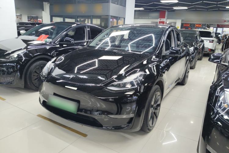 Used Tesla Model Y 2023 Long-Range All-Wheel-Drive Version