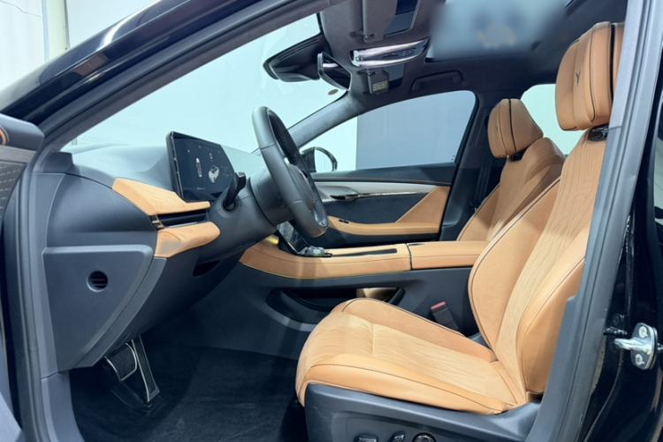 Used VOYAH PASSION 2023 Four-Wheel Drive Long-Range Version
