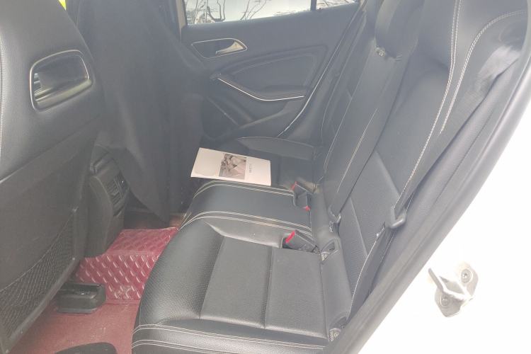 Used Mercedes-Benz GLA 2017 GLA 220 4MATIC Fashion Model Left Rear Seat