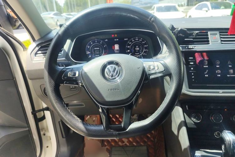 Used Volkswagen Tiguan L 2019 330TSI Automatic Two-Wheel Drive Luxury Edition China VI Standard