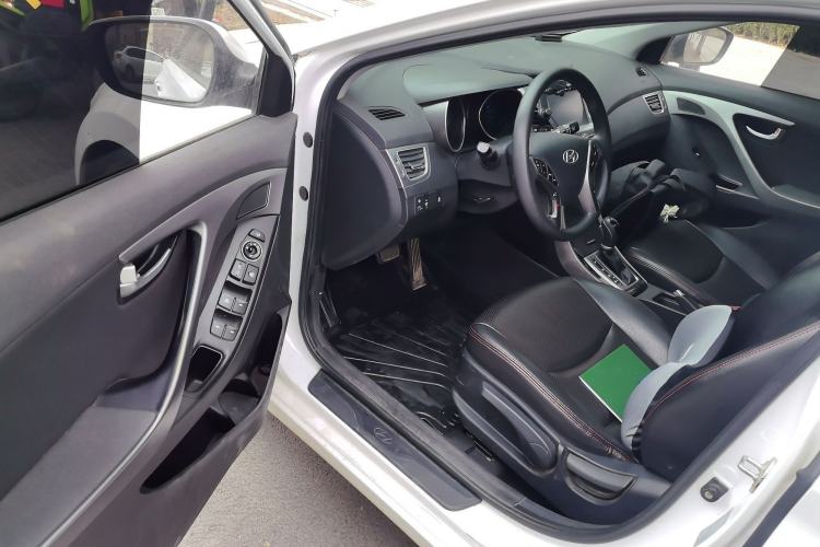 Used Hyundai Elantra (5th Generation / Langdong) 2016 1.6L Automatic Prestige Model
