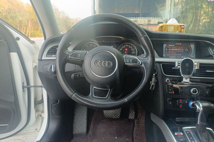 Used Audi A4L 2013 35 TFSI Automatic Standard Model
