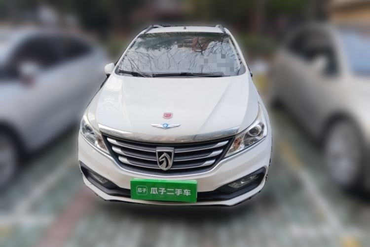 Used Baojun 310 2016 1.2L manual Comfort trim level