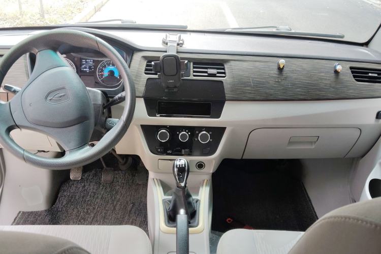 Used Jinbei Hiace X30 2023 1.5L Business-Grade Minibus 5/6/7-Seater Central Air Conditioning Version SWC15M