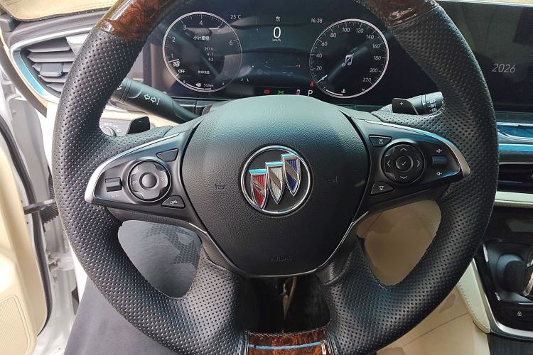 Used Buick GL8 2022 ES Landtrek 653T Luxury Edition Steering Wheel