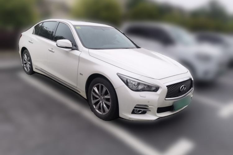 Used Infiniti Q50L 2015 2.0T Enjoyment Edition Front Right 45 Deg