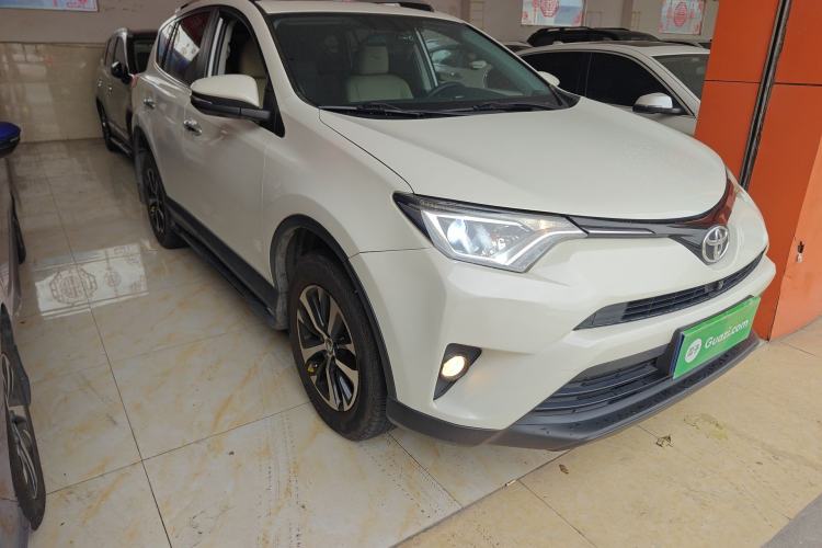 Used Toyota RAV4 2016 2.0L CVT Two-Wheel Drive Fashion Edition China V Standard