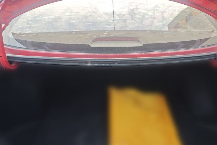 Used Hyundai Verna (older generation) 2010 Sedan 1.4L Manual Comfort GS Trunk