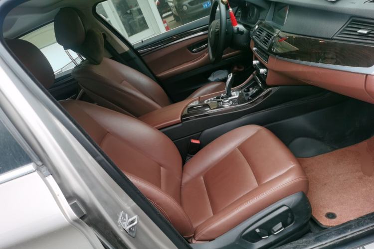 Used BMW 5 Series 2014 525Li Leading Model
