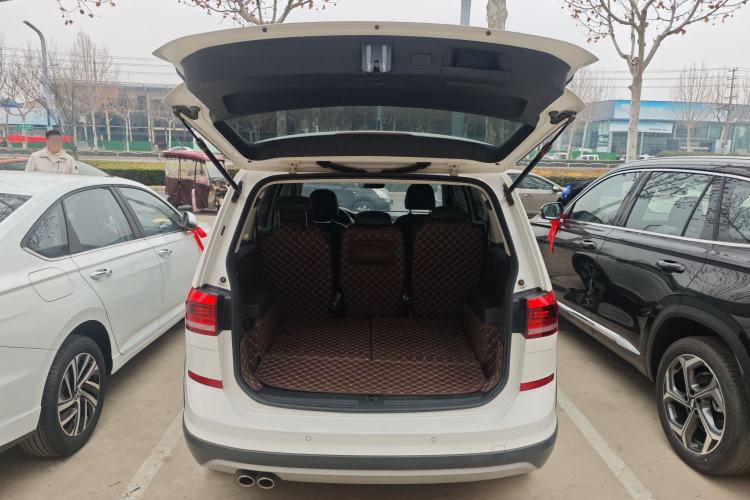 Used Volkswagen Touran 2021 Volkswagen Touran L 280TSI DSG Boundary Edition 7-Seater
