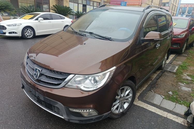Used Baojun 730 2014 1.5L manual Comfort version 7 seats