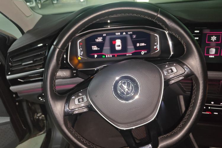 Used Volkswagen Sagitar 2021 280TSI DSG Luxury Smart Connectivity Edition Steering Wheel